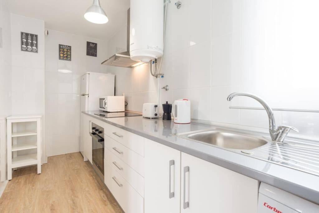 City Breaks In Malaga Downtown Apartment Ngoại thất bức ảnh